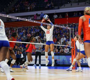 Rolling Florida Volleyball Climbs to No. 4
