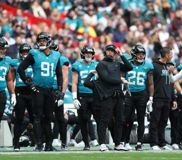 Jaguars’ Coach Questions Turf at Wembley Stadium