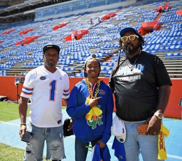 Former UF Player Steven Harris Gives Fan Full Swamp Experience   
